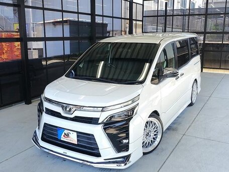 Toyota Voxy III (R80) Рестайлинг