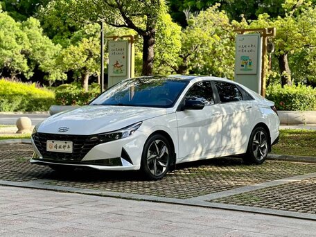 Hyundai Elantra VII (CN7)