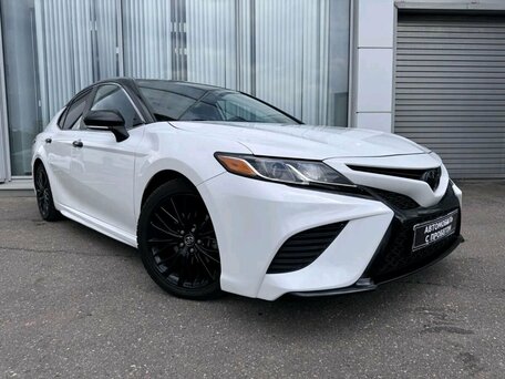 Toyota Camry VIII (XV70)