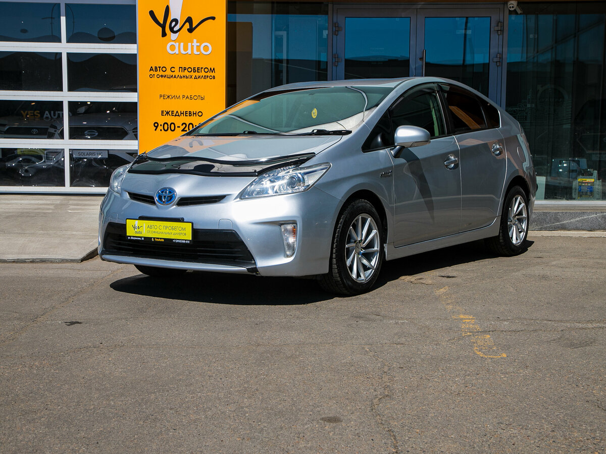 Toyota Prius III Рестайлинг (XW30)