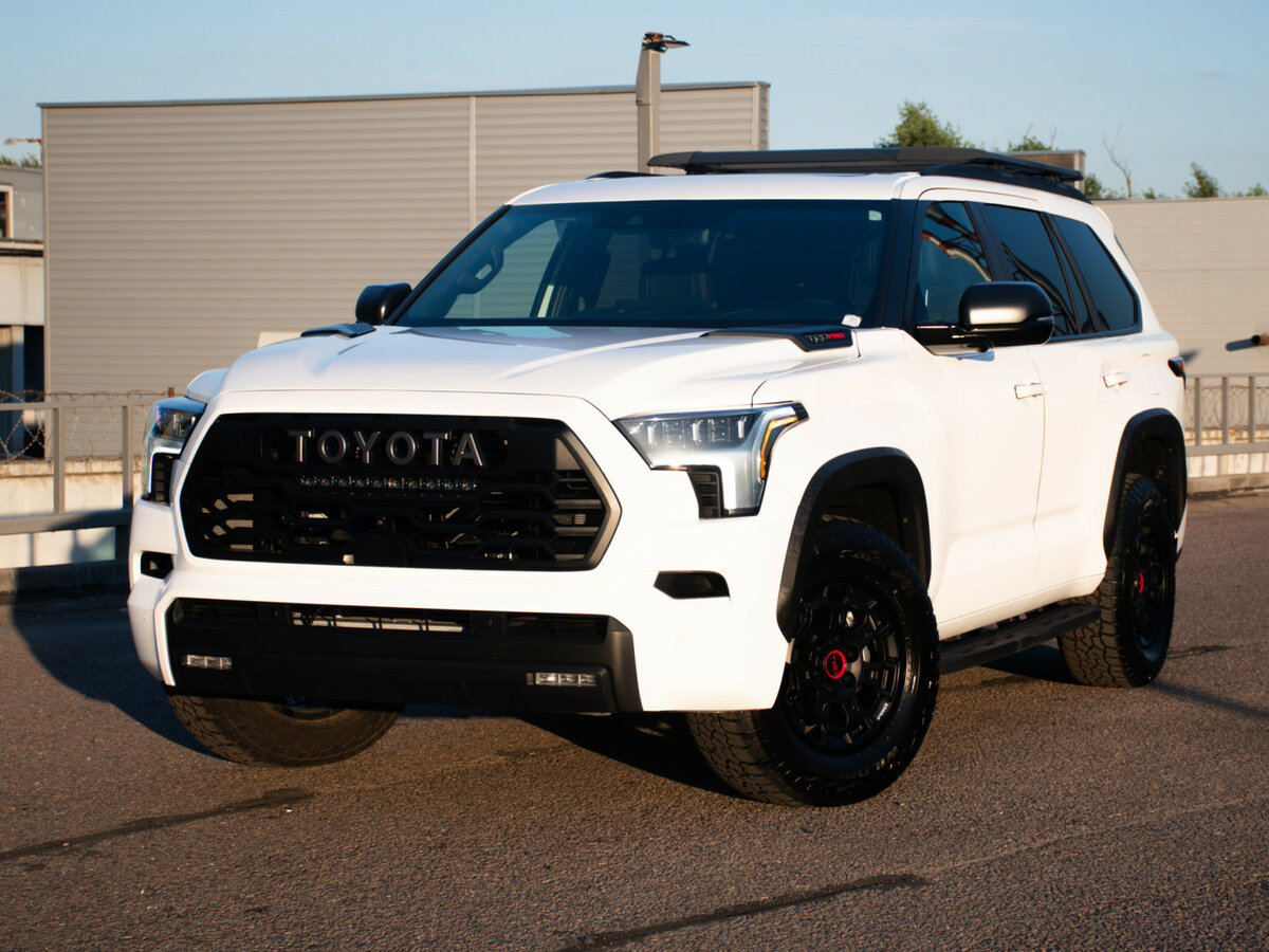 Открыть фотографии: Toyota Sequoia III
