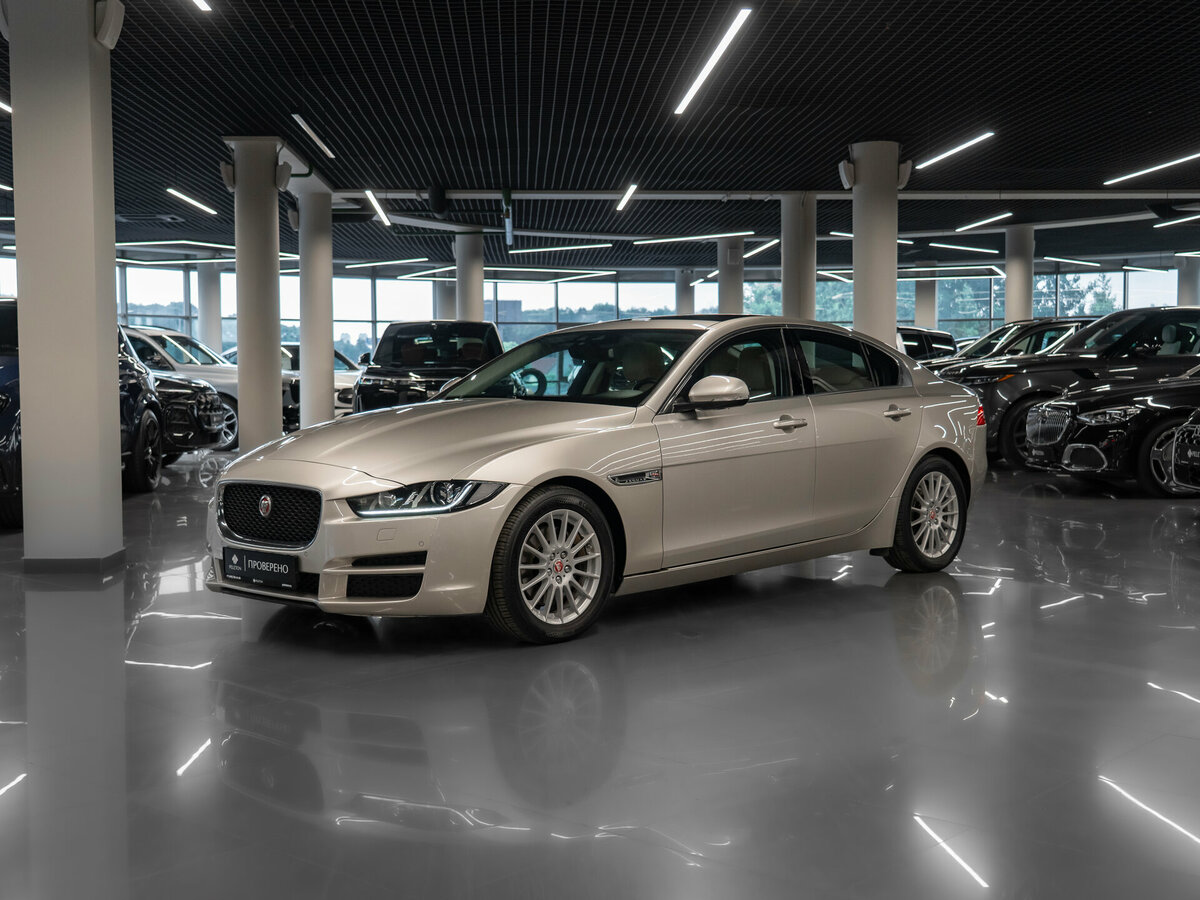 Открыть фотографии: Jaguar XE I