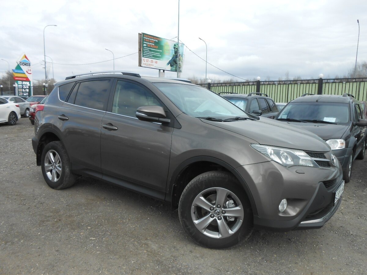 Toyota RAV4 IV (XA40)