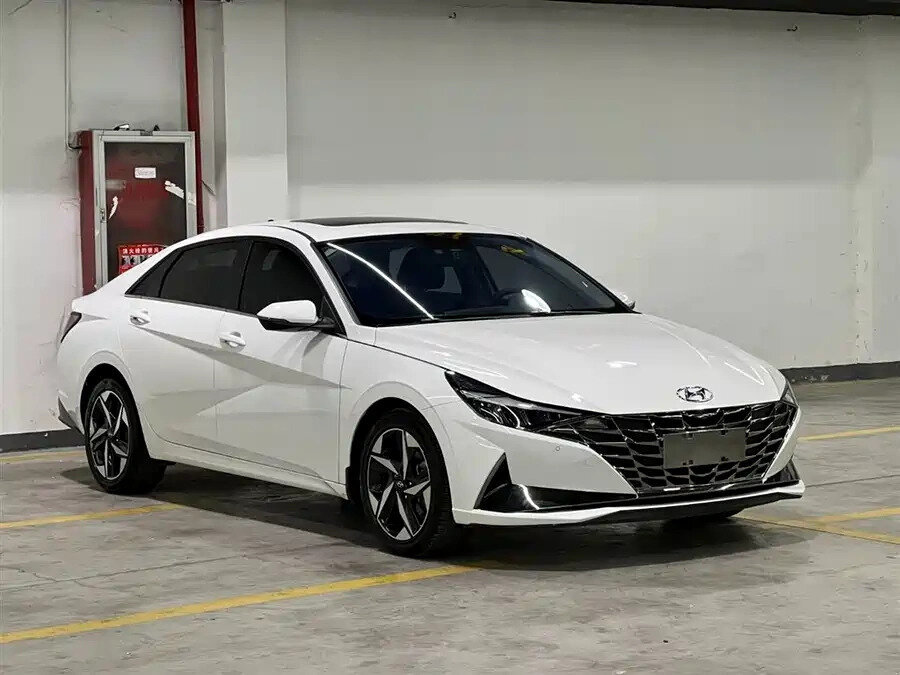 Hyundai Elantra VII (CN7)