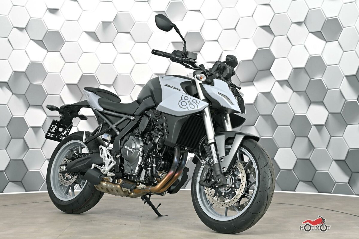 Suzuki GSX-8S