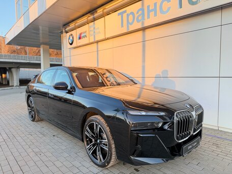 BMW 7 серии VII (G70)