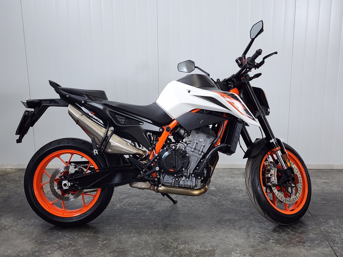 KTM 890 Duke R