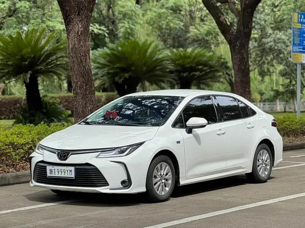 Открыть фотографии: Toyota Corolla XII (E210)