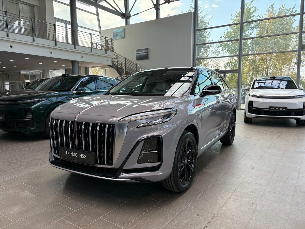 Открыть фотографии: Hongqi HS3
