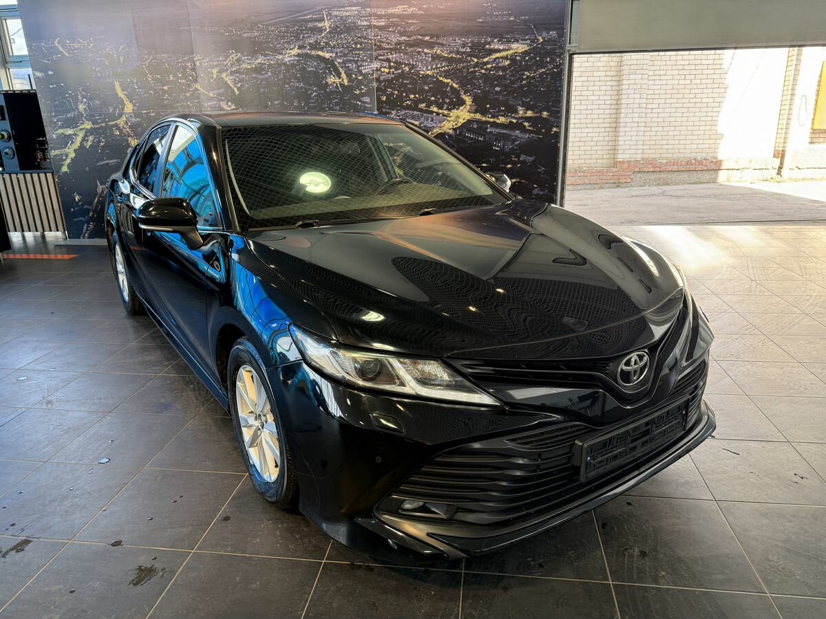 Toyota Camry VIII (XV70)