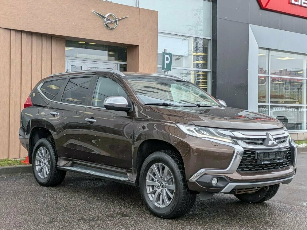 Mitsubishi Pajero Sport III