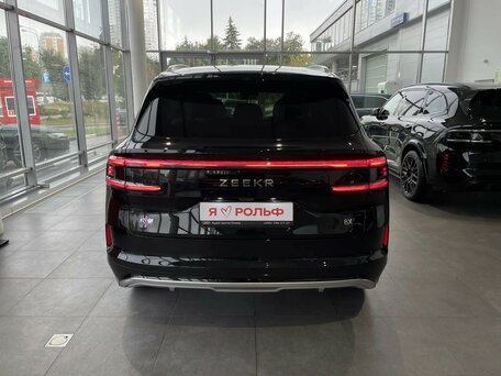 Zeekr 8X