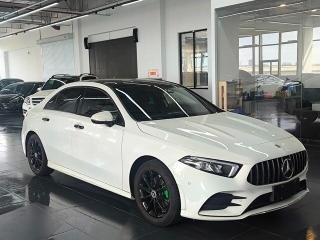 Открыть фотографии: Mercedes-Benz A-Класс IV (W177)