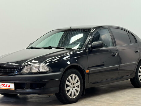 Toyota Avensis I