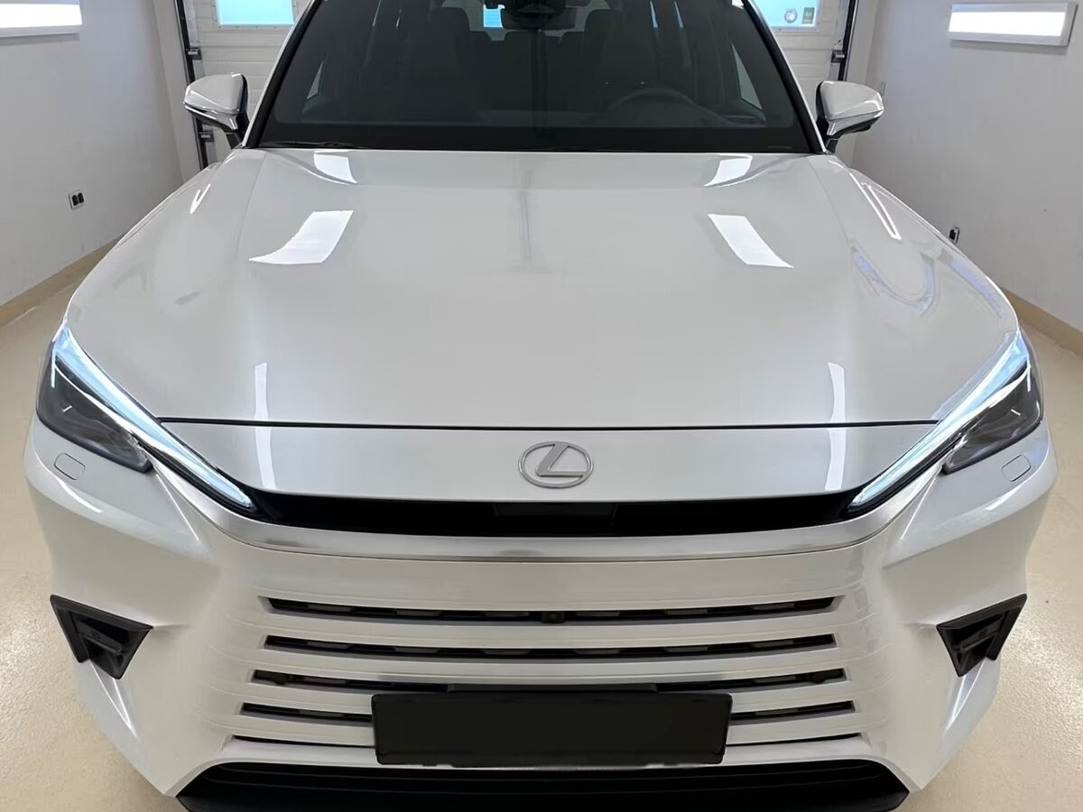 Открыть фотографии: Lexus TX