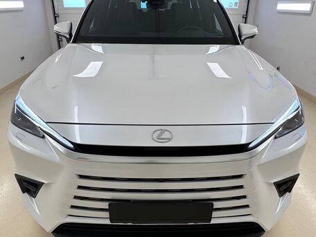 Lexus TX