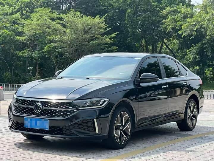 Открыть фотографии: Volkswagen Lavida III Рестайлинг