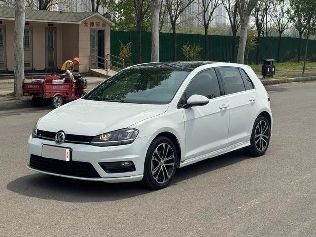 Volkswagen Golf VII