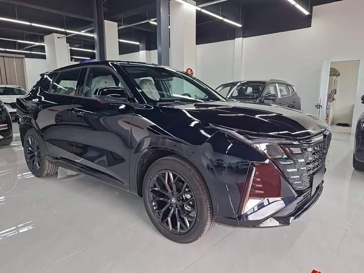 Открыть фотографии: Changan UNI-Z