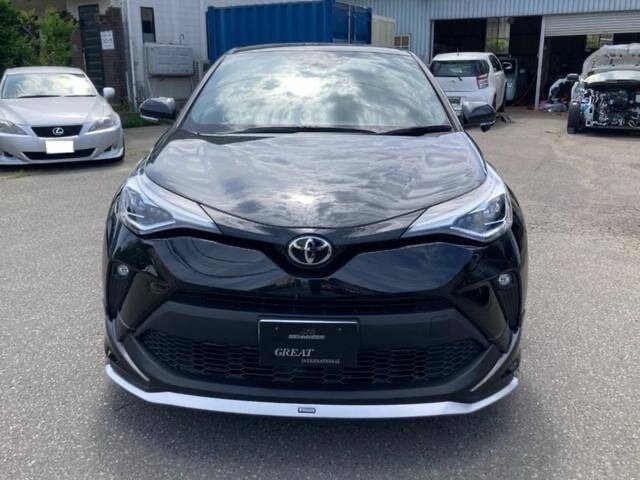 Открыть фотографии: Toyota C-HR I Рестайлинг
