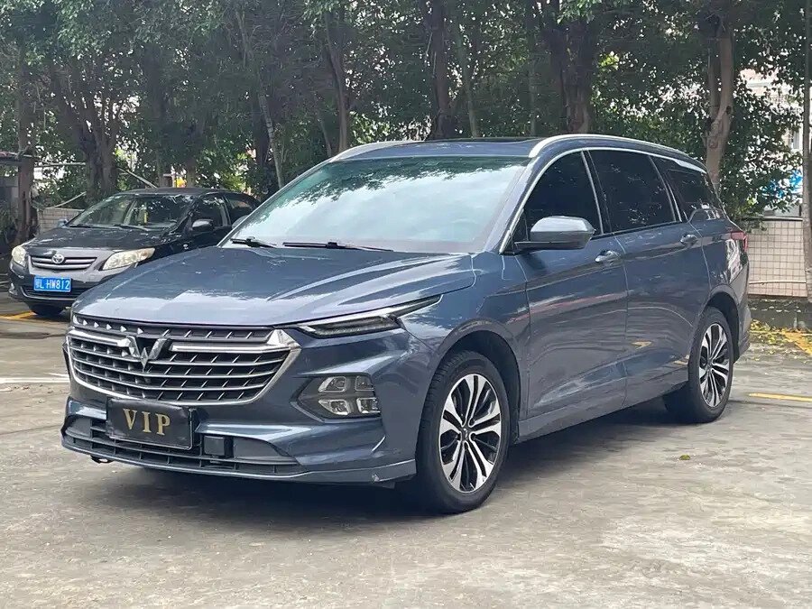 Открыть фотографии: Wuling Victory