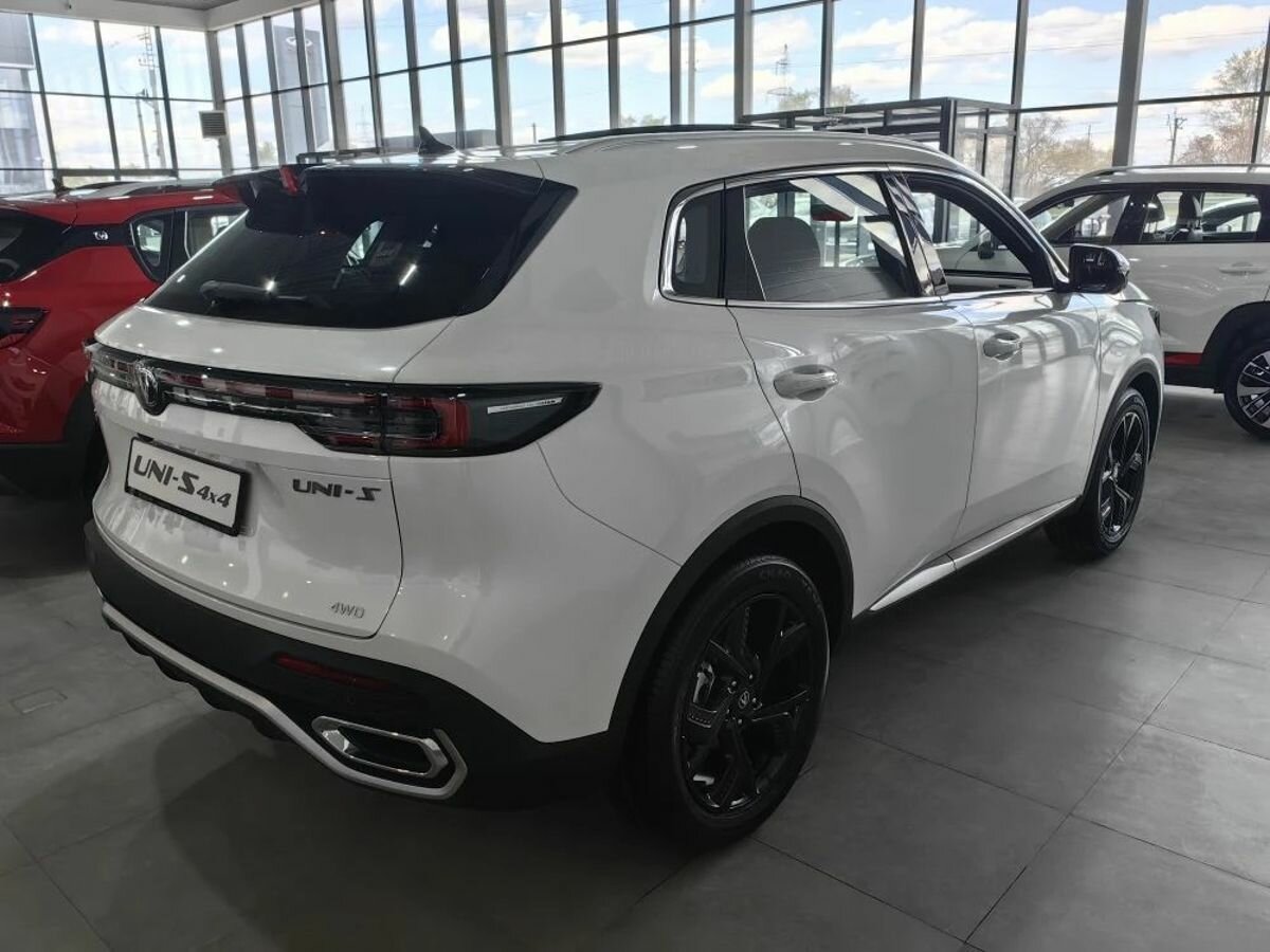 Открыть фотографии: Changan UNI-S I Рестайлинг