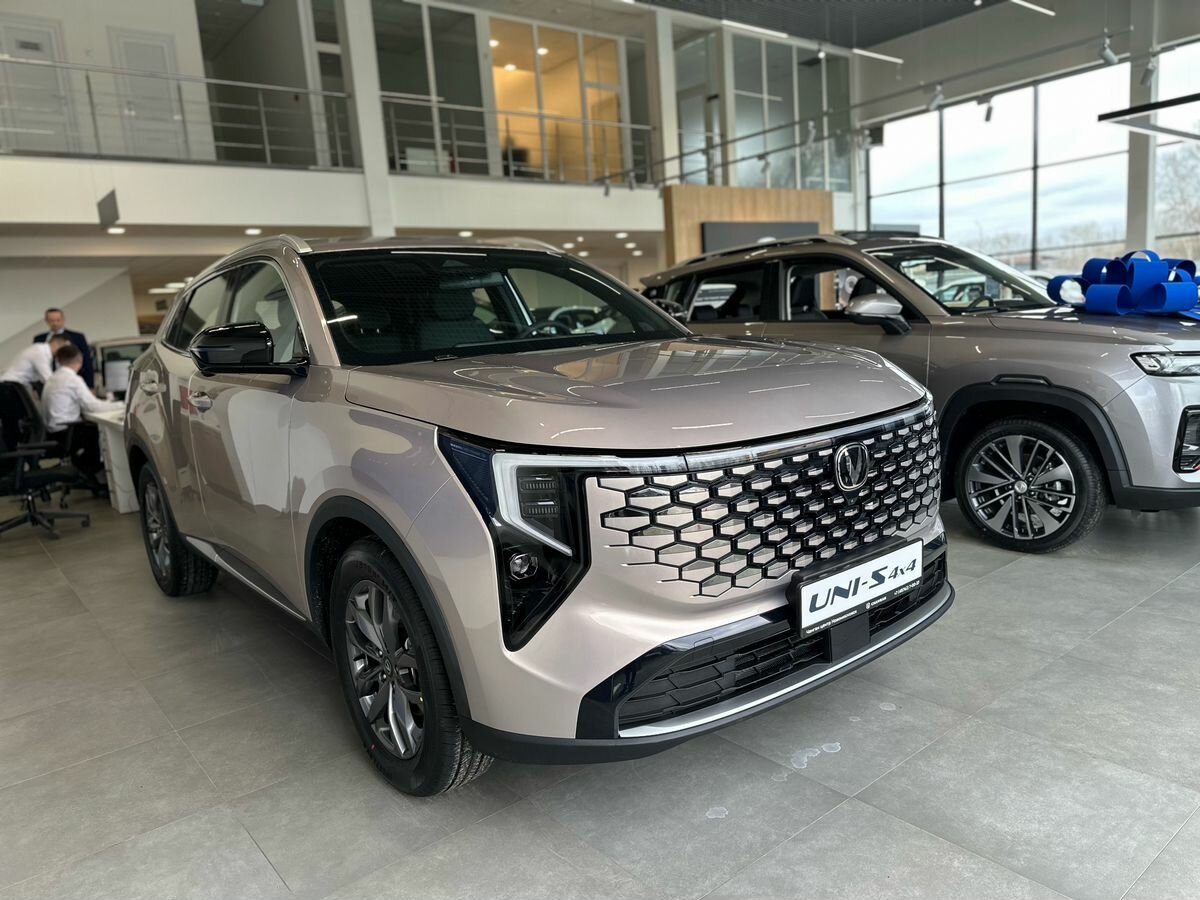 Открыть фотографии: Changan UNI-S I Рестайлинг