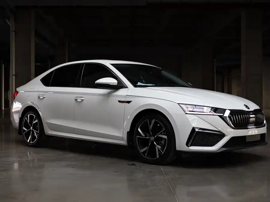 Открыть фотографии: Skoda Octavia IV (A8)