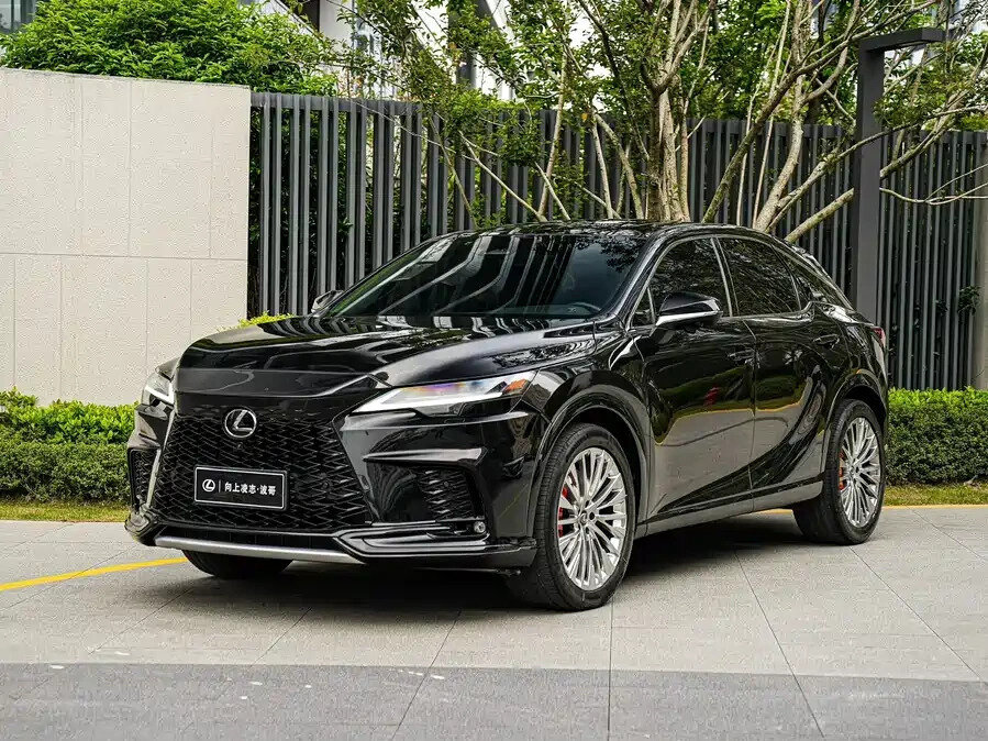 Lexus RX V