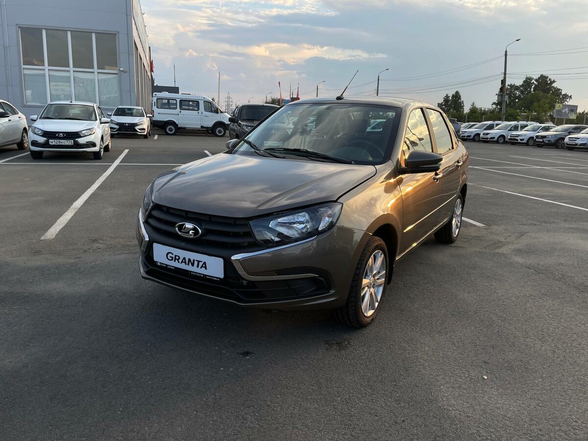 Открыть фотографии: Lada (ВАЗ) Granta I Рестайлинг