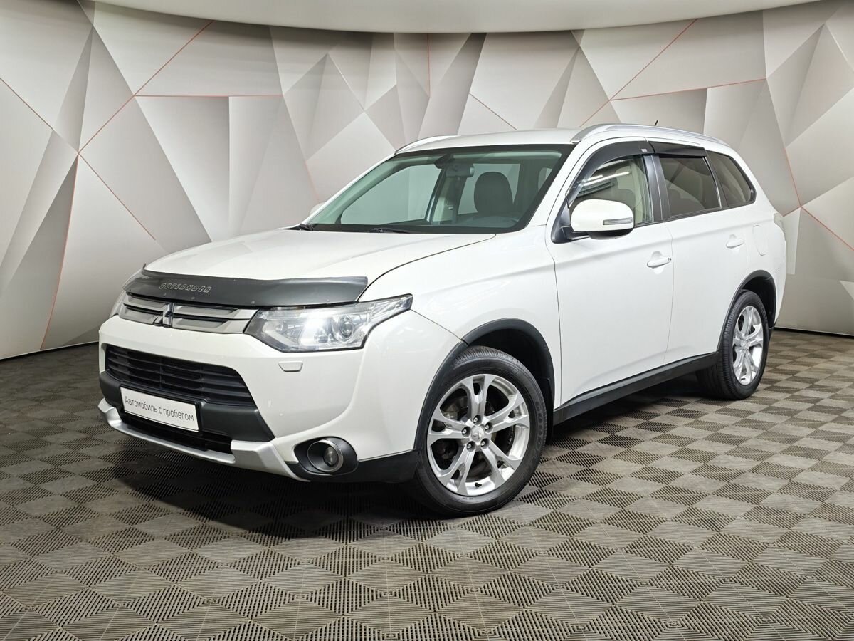 Открыть фотографии: Mitsubishi Outlander III Рестайлинг