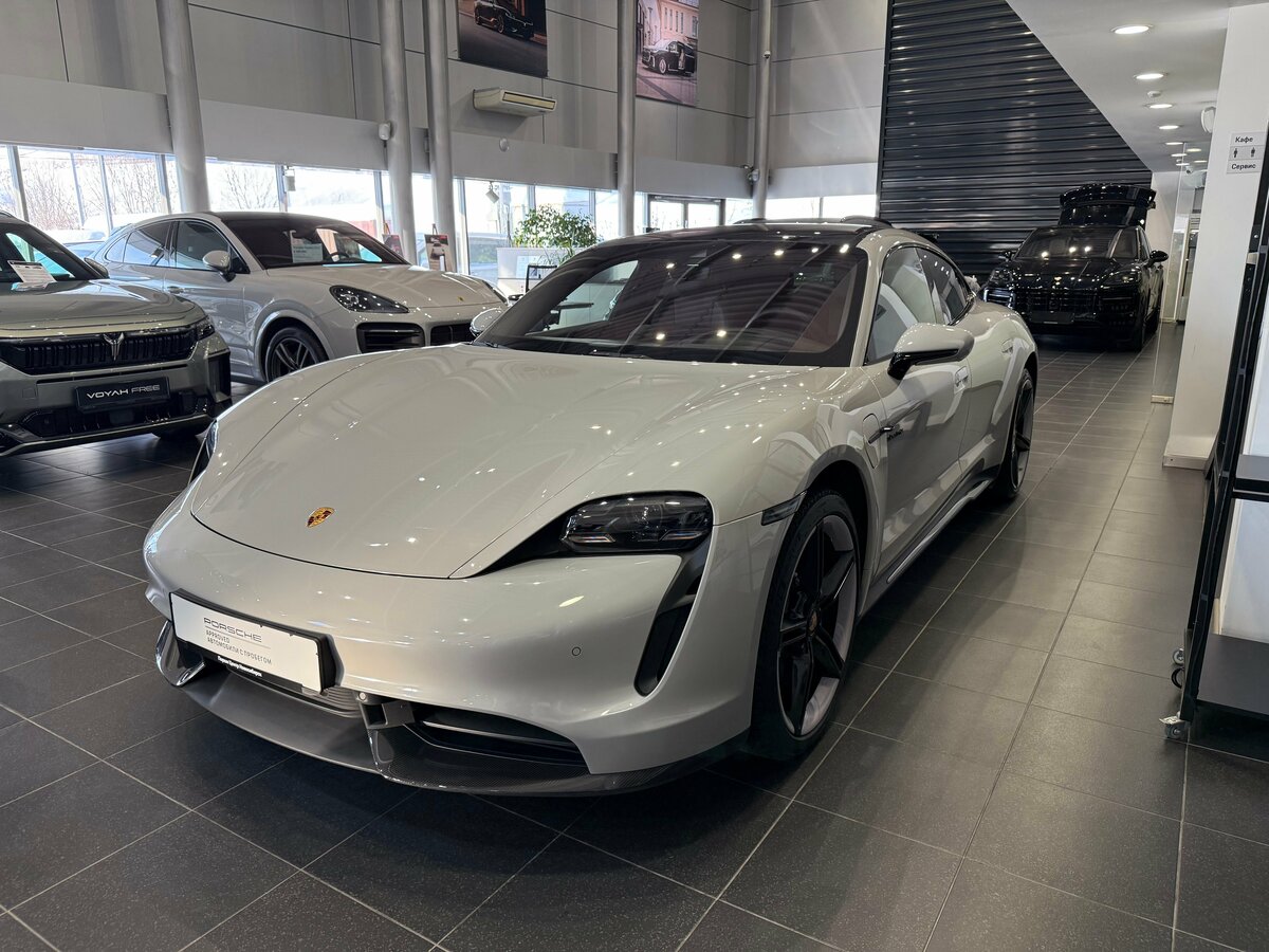 Открыть фотографии: Porsche Taycan I