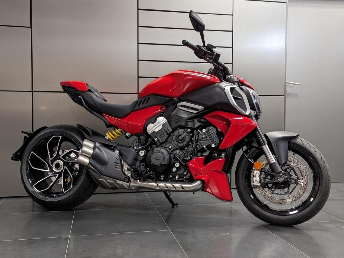 Ducati Diavel V4