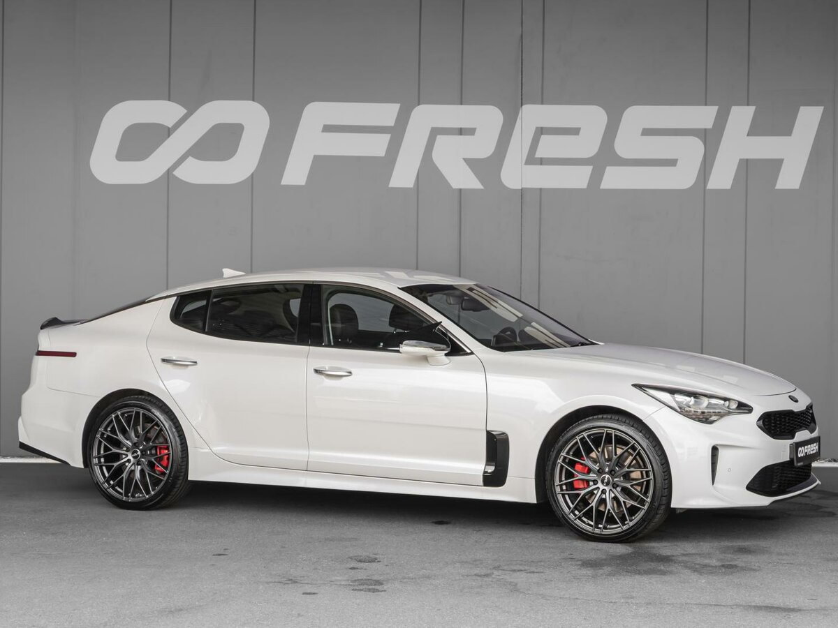 Открыть фотографии: Kia Stinger I