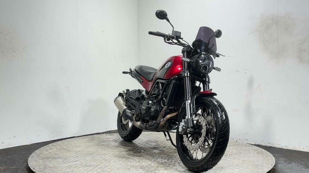 Benelli Leoncino 500 Trail