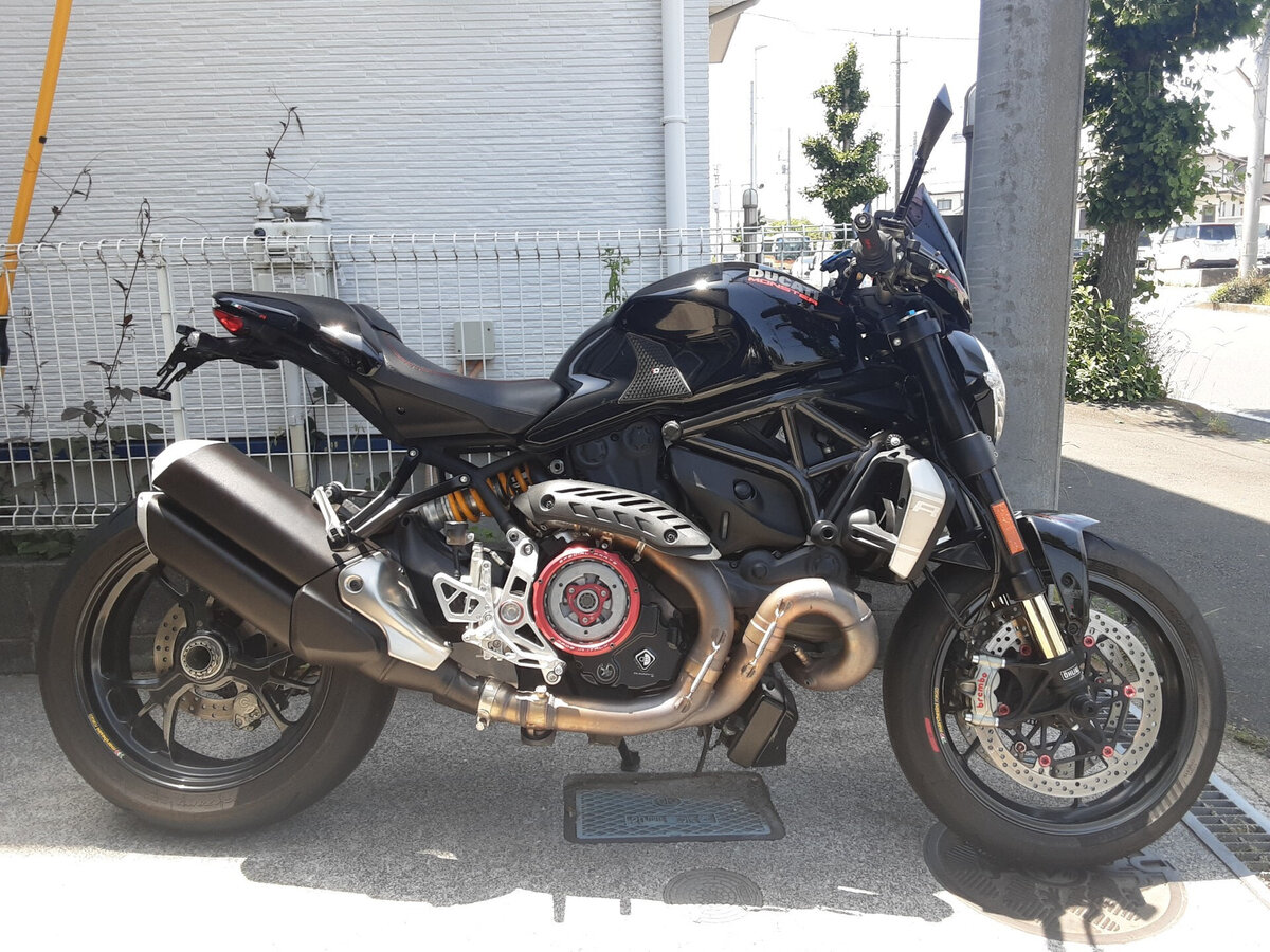 Ducati Monster 1200