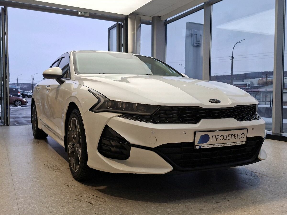 Kia K5 III