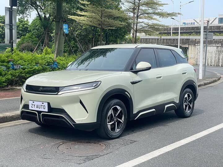 Открыть фотографии: BYD Yuan Up
