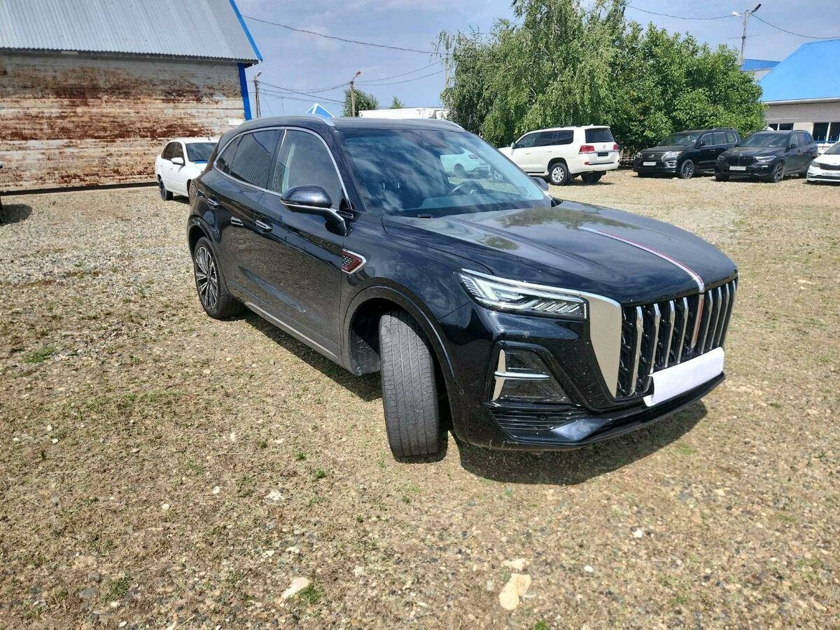 Открыть фотографии: Hongqi HS5 I Рестайлинг