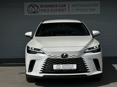 Lexus RX V