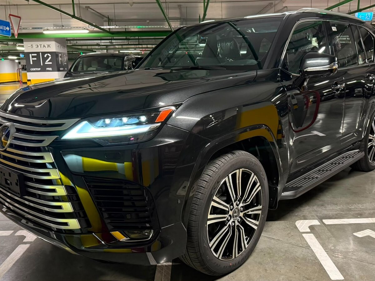 Открыть фотографии: Lexus LX IV