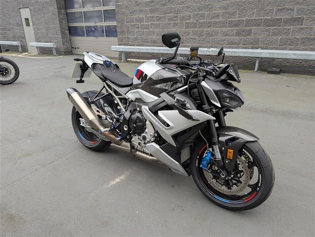 BMW M 1000 R