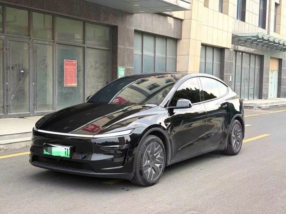 Открыть фотографии: Tesla Model Y I Рестайлинг