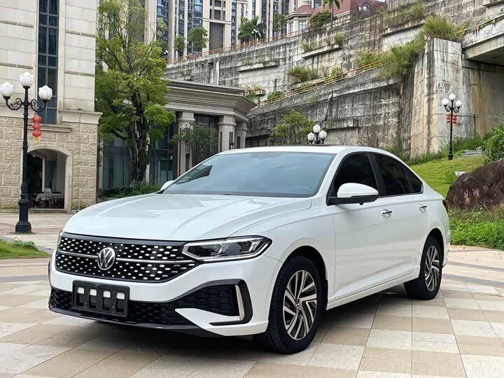 Открыть фотографии: Volkswagen Lavida III Рестайлинг