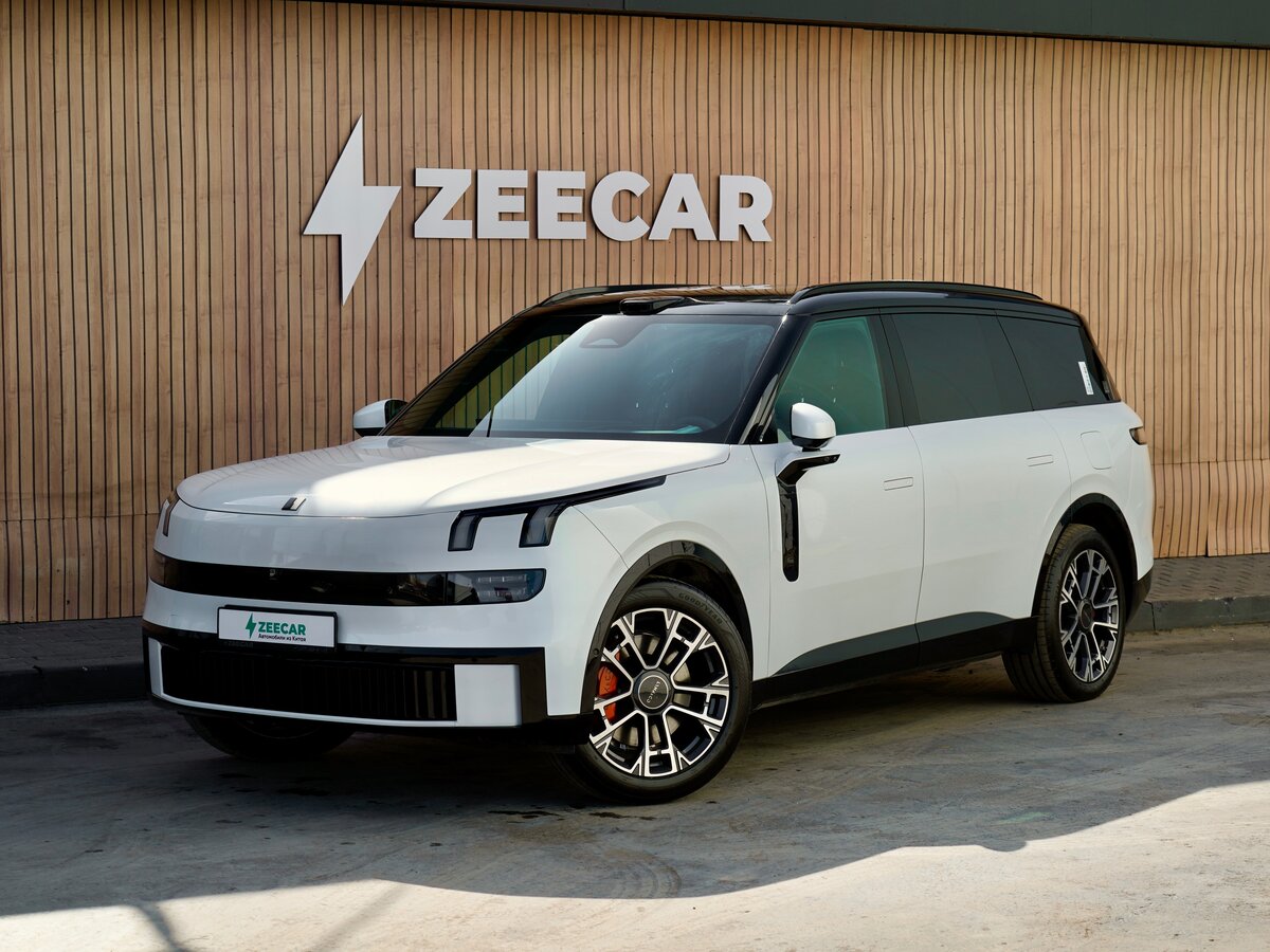 Lynk & Co 900
