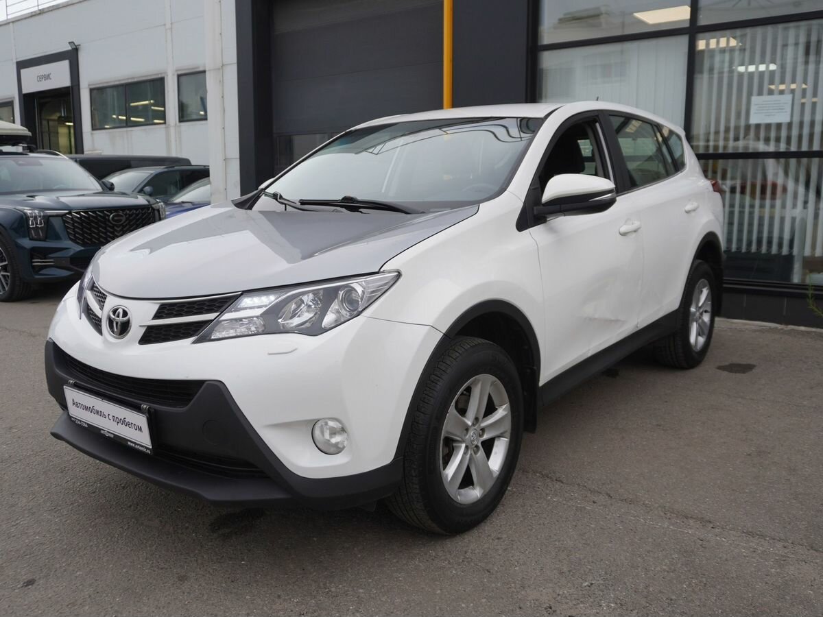 Открыть фотографии: Toyota RAV4 IV (XA40)
