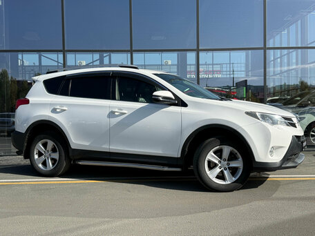 Toyota RAV4 IV (XA40)
