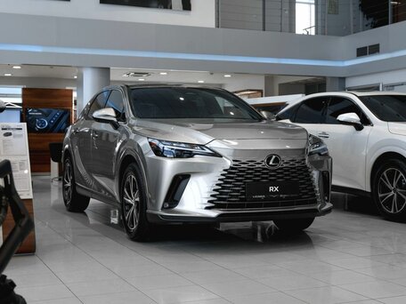 Lexus RX V