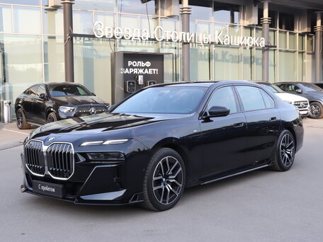 BMW 7 серии VII (G70)