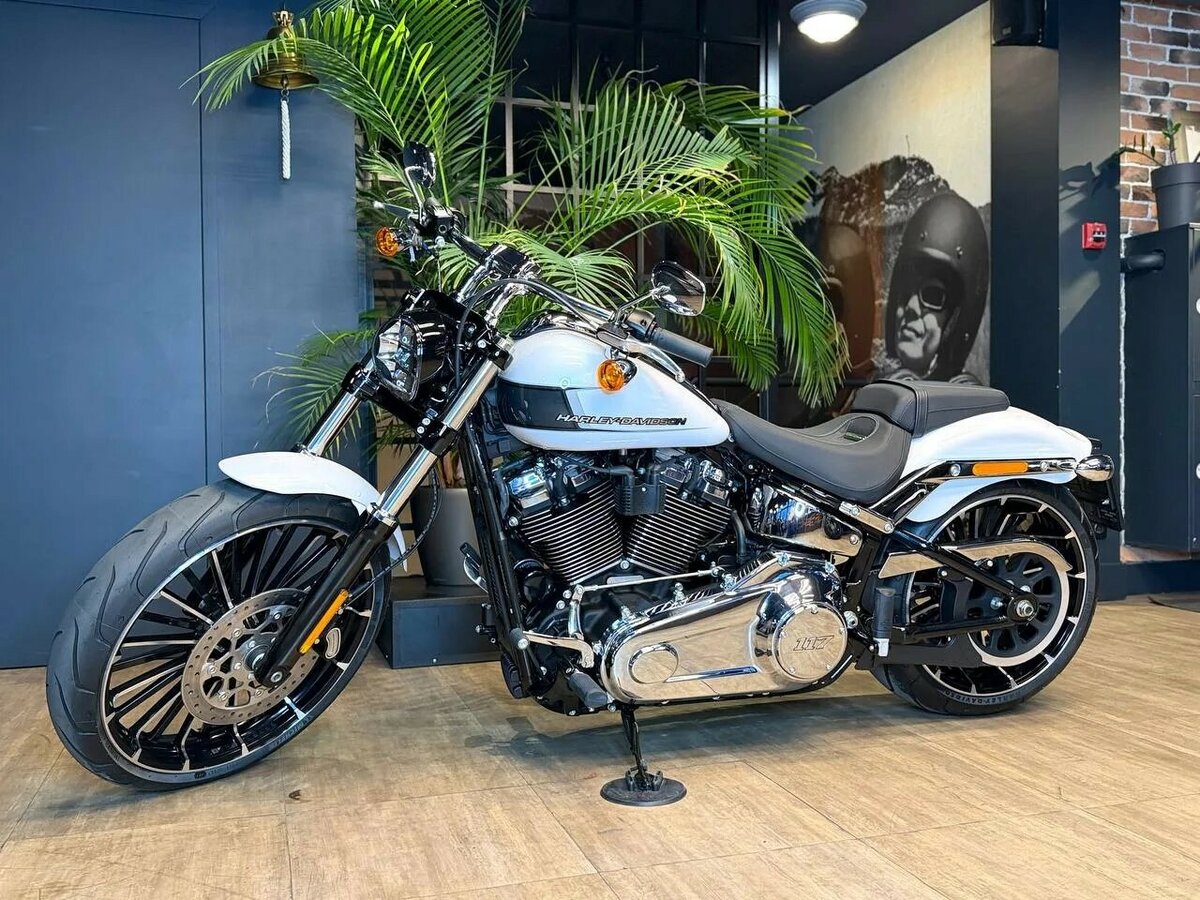 Harley-Davidson Breakout